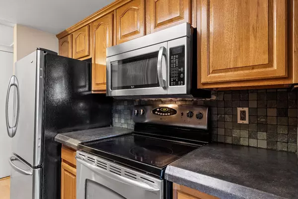 Sacramento, CA 95825,2452 Larkspur LN #324