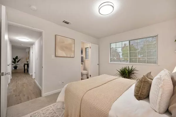 Sacramento, CA 95822,7559 Amherst ST