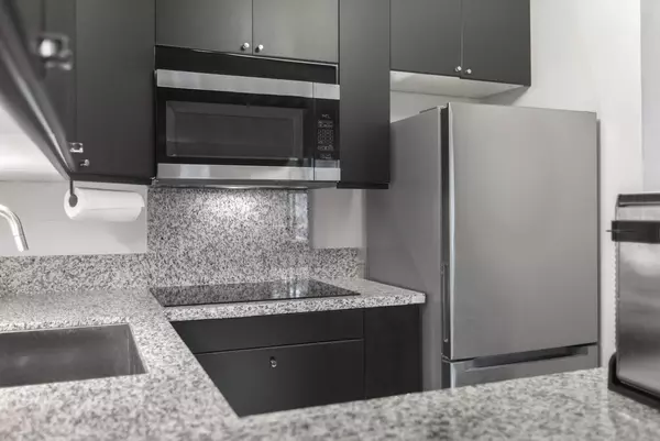 Sacramento, CA 95825,700 Woodside Ln E #5