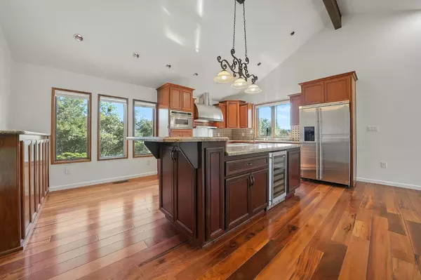 Pine Grove, CA 95665,18250 Toyon Rd