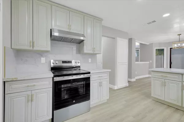 Sacramento, CA 95831,14 Eduardo CT