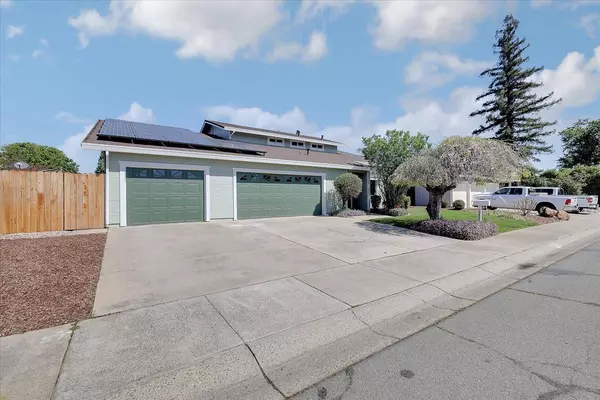 1571 Coats DR, Yuba City, CA 95993