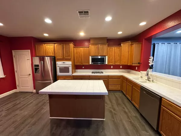 Olivehurst, CA 95961,1454 Tarrant DR