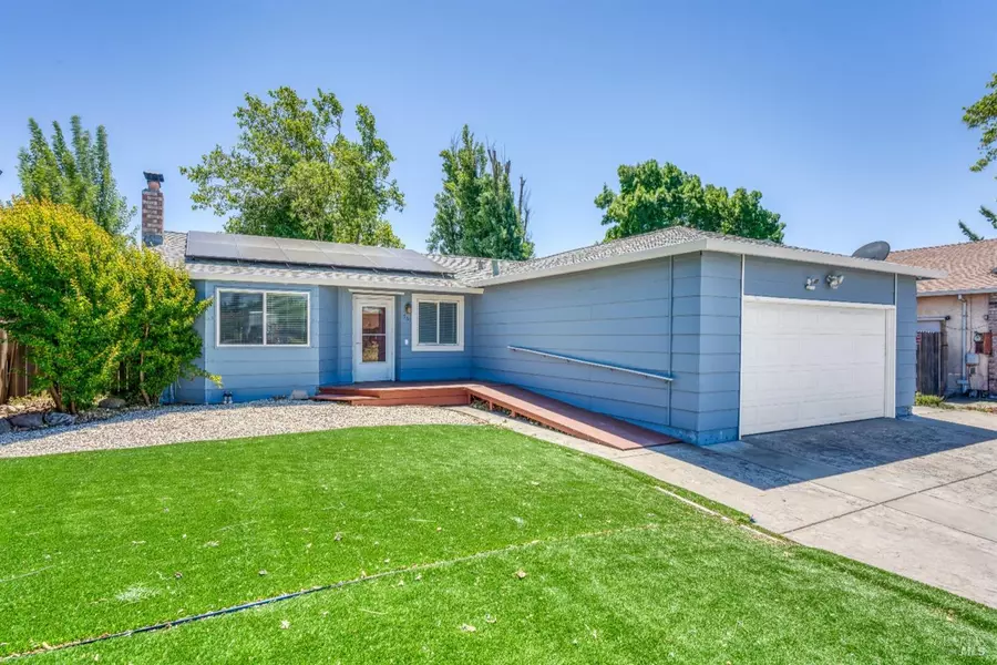 561 E Wigeon WAY, Suisun City, CA 94585