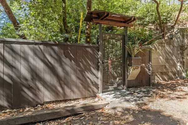 Guerneville, CA 95446,14826 Eagle Nest LN