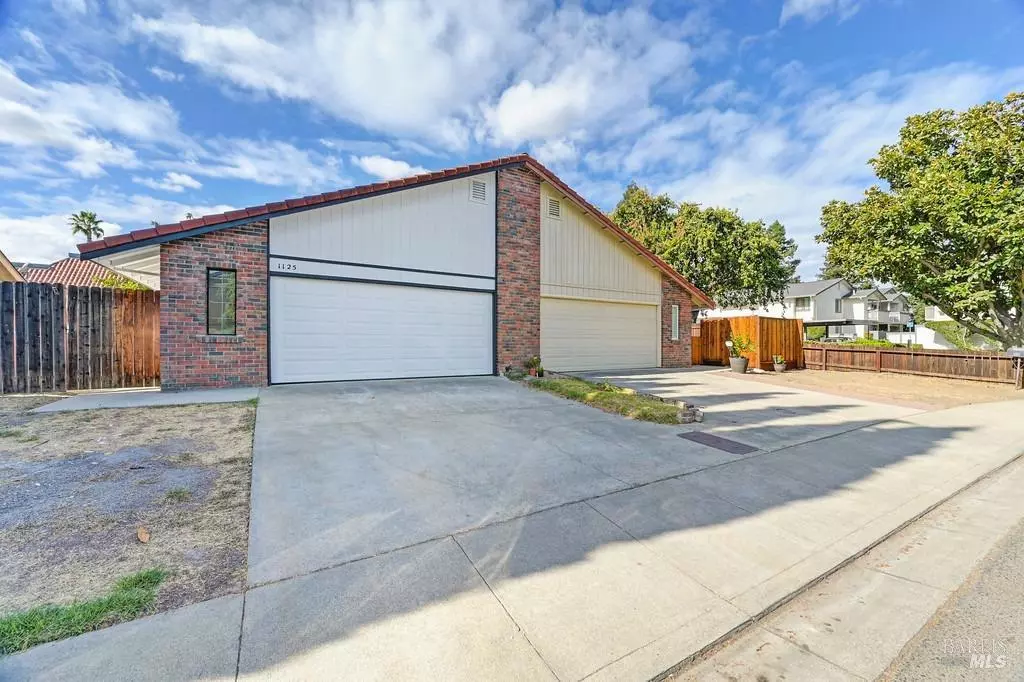 Dixon, CA 95620,1125 Justin WAY