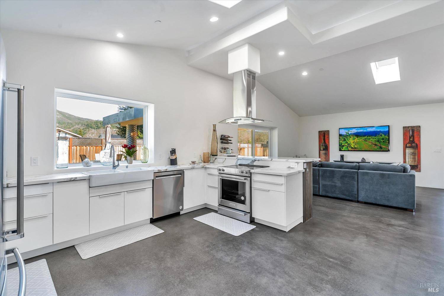 Kenwood, CA 95452,390 Treehaven LN