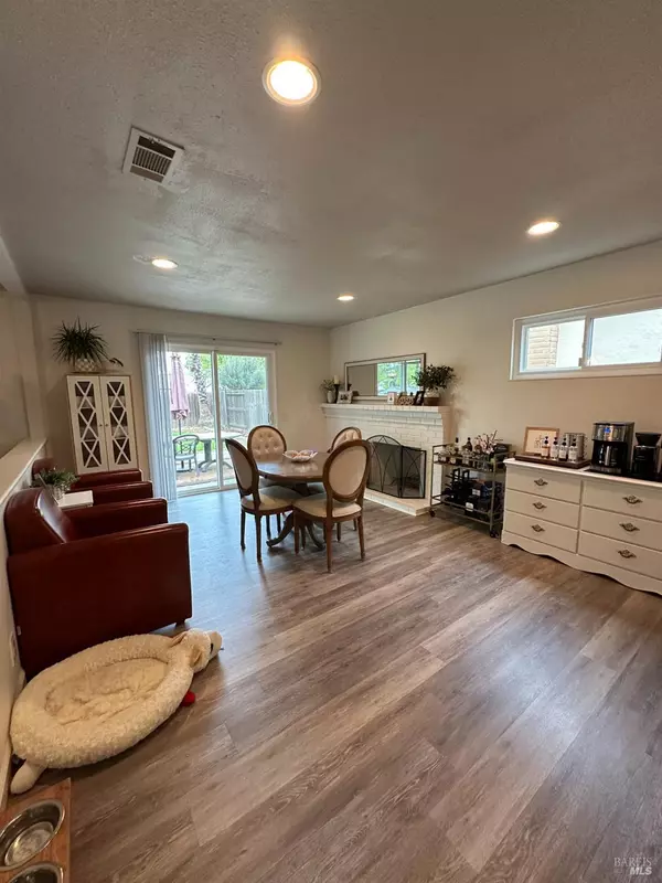Vacaville, CA 95687,232 Bowline DR