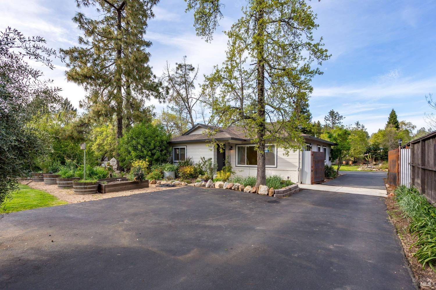Angwin, CA 94508,350 Newton WAY