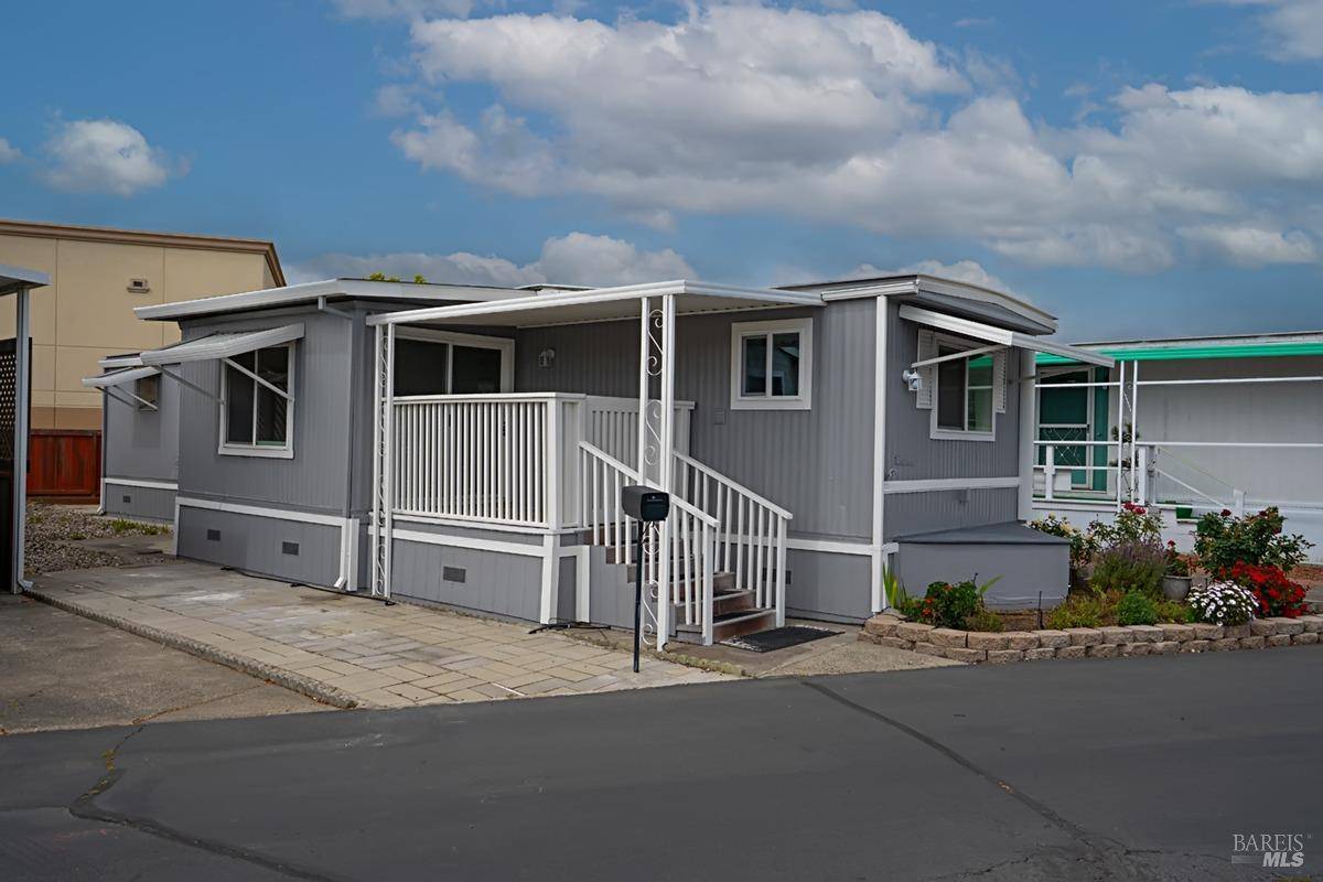 115 Coachman LN #19, Santa Rosa, CA 95404
