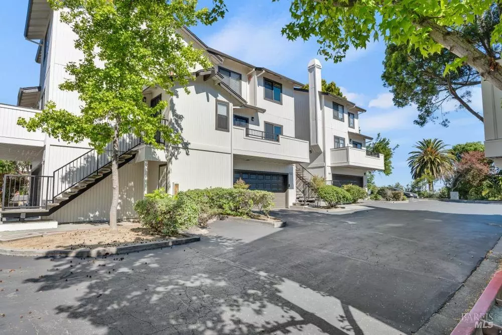 Vallejo, CA 94590,1 Frisbie ST #521