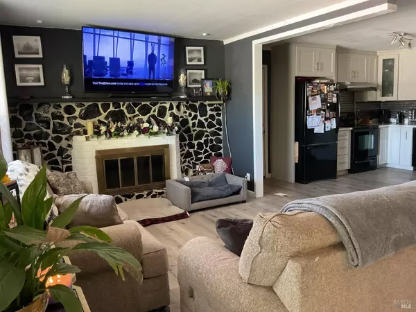 Clearlake Oaks, CA 95423,588 Pebble WAY