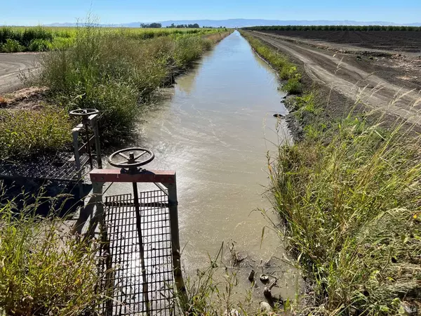 Dixon, CA 95620,0 Radio Station RD