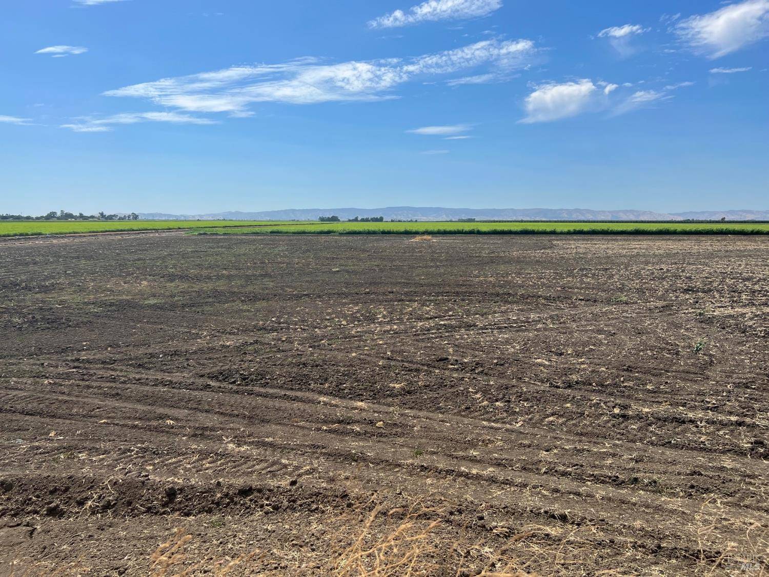 Dixon, CA 95620,0 Radio Station RD