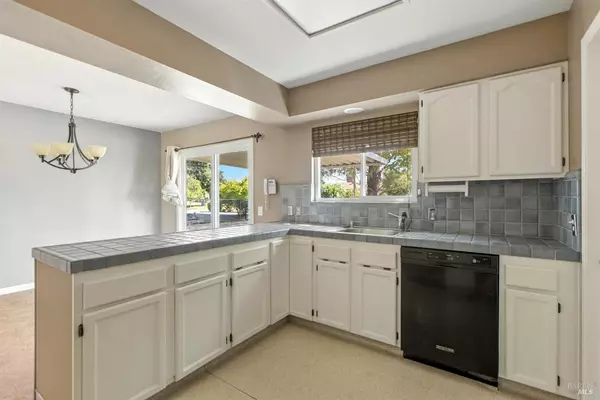 Vacaville, CA 95687,189 Lassen CIR
