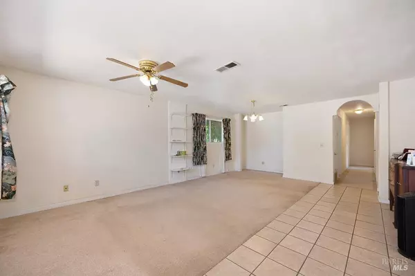 Dixon, CA 95620,505 W H ST