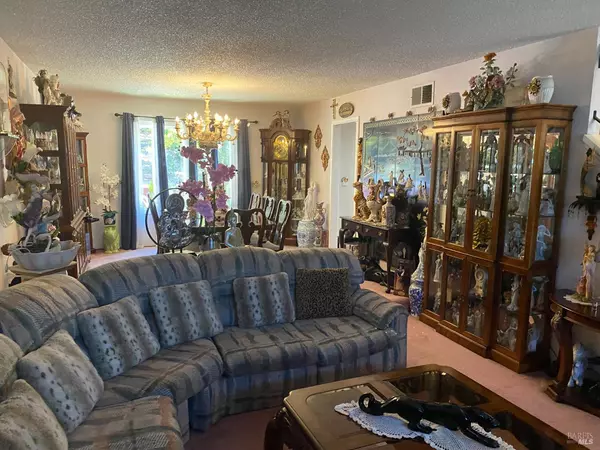 Vallejo, CA 94591,118 HYDRANGEA CT