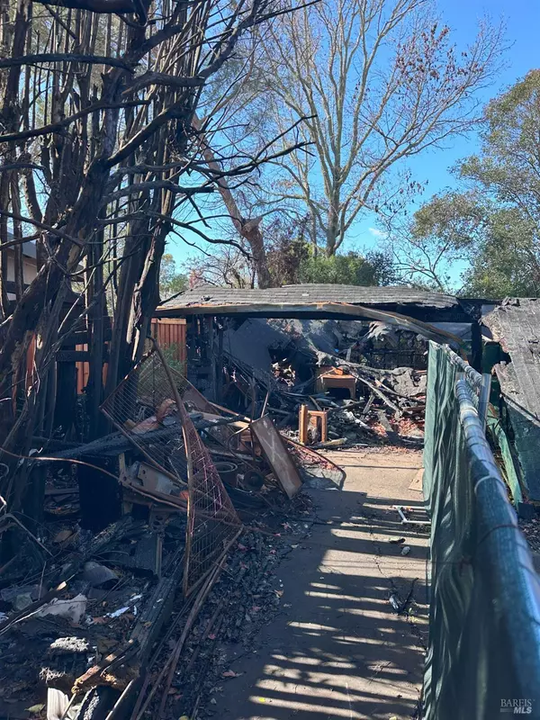 Napa, CA 94558,2461 Merced ST