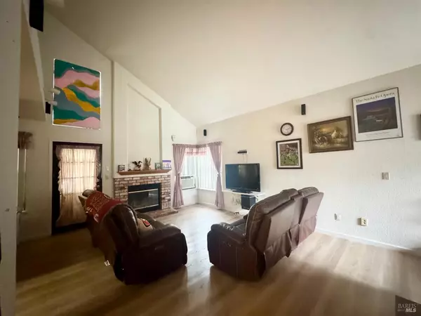 Dixon, CA 95620,315 Holly CT