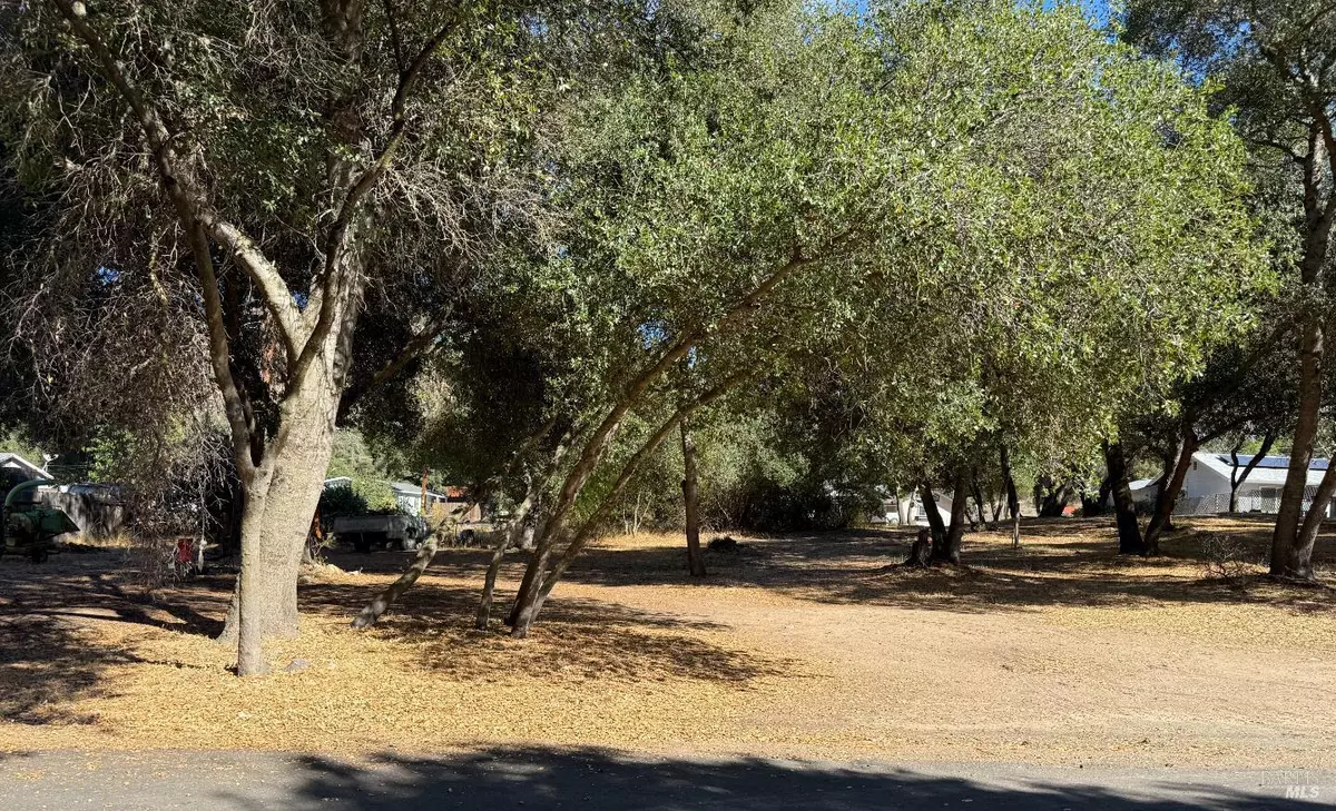 Clearlake, CA 95422,3078 14th ST