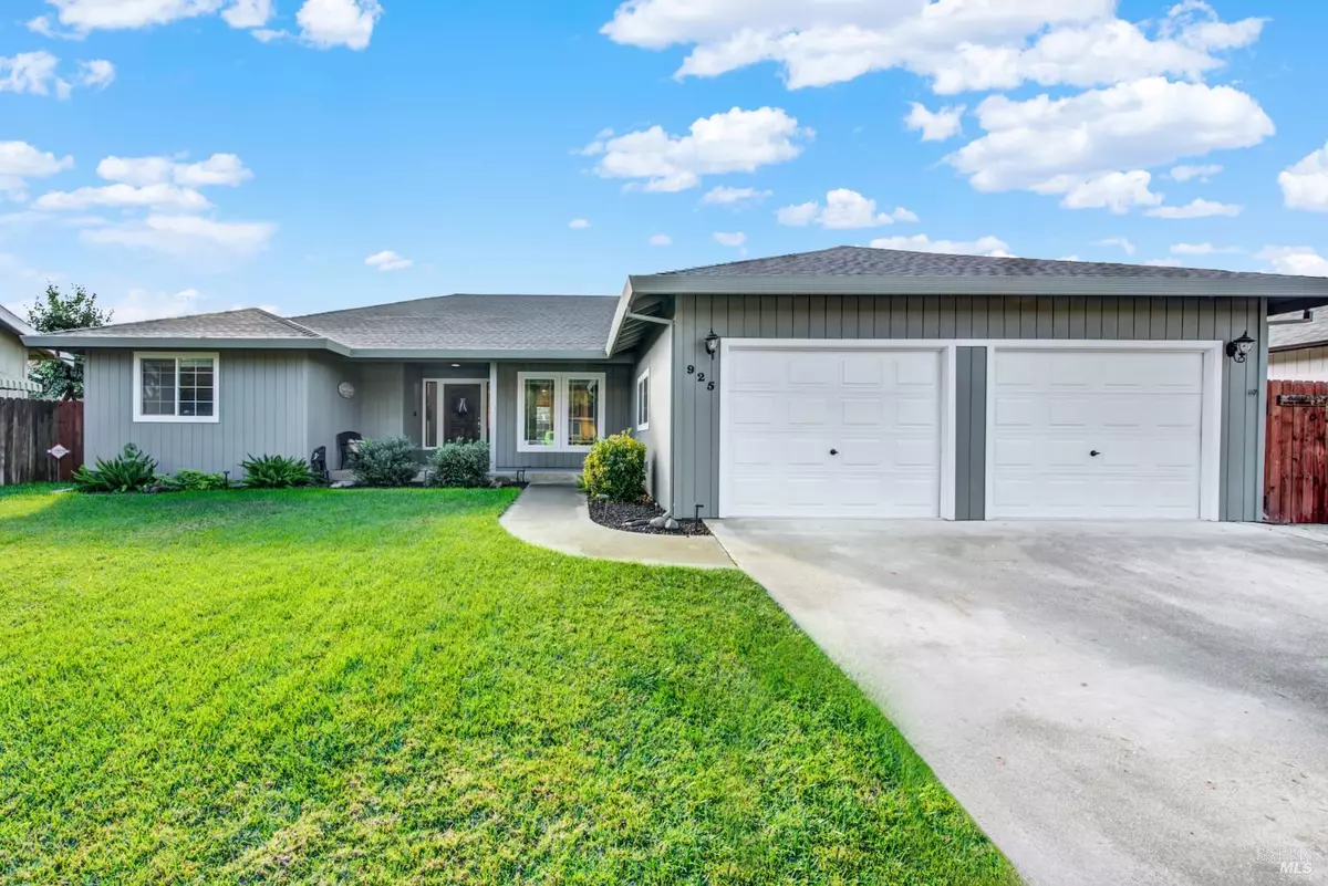 Dixon, CA 95620,925 Charity LN