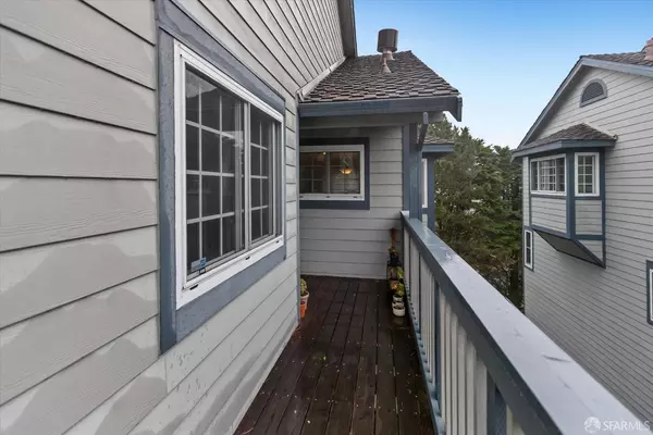 Daly City, CA 94015,347 Barbara LN