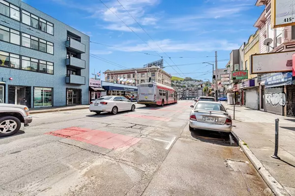 San Francisco, CA 94110,2985 Mission ST #302