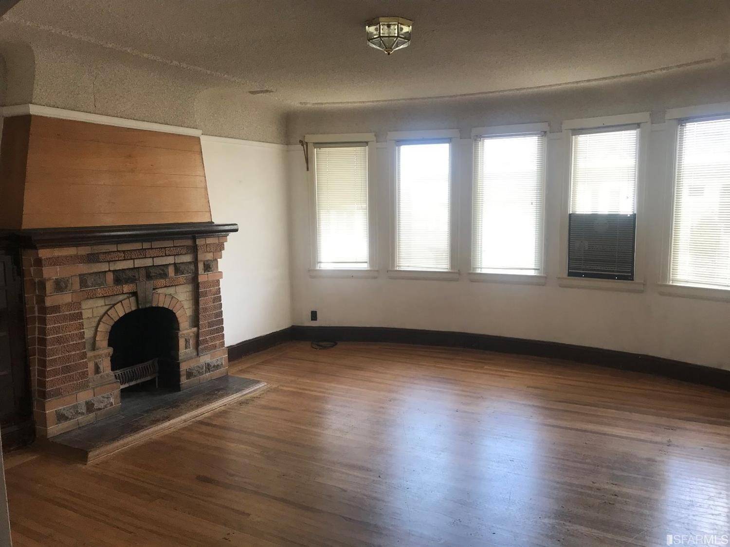 San Francisco, CA 94112,821 Edinburgh ST