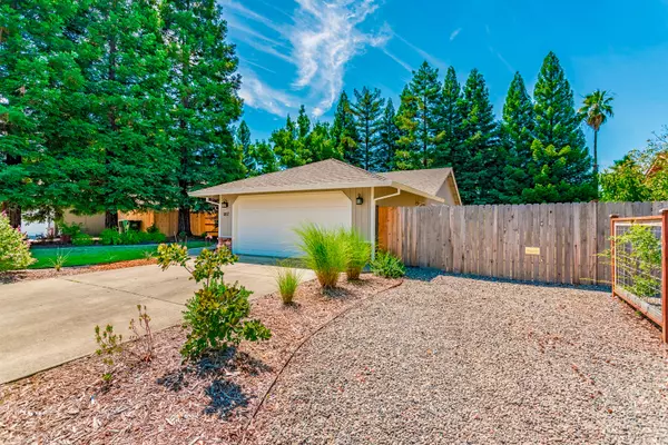 Redding, CA 96003,1817 Trumpet DR