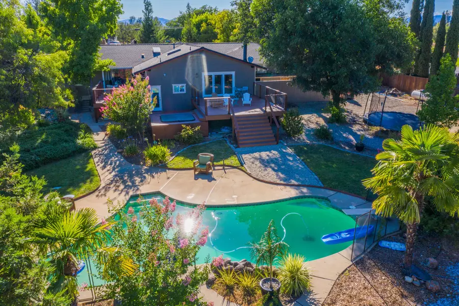 9211 Stillwater RD, Redding, CA 96002