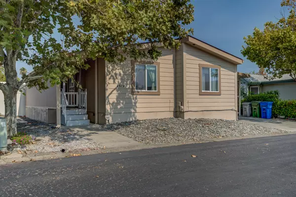 Redding, CA 96003,4579 Hickory Trl,