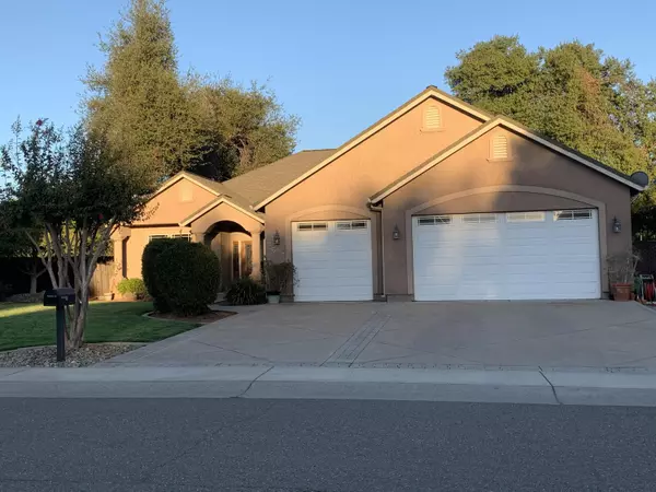 4627 Columbine DR, Redding, CA 96002