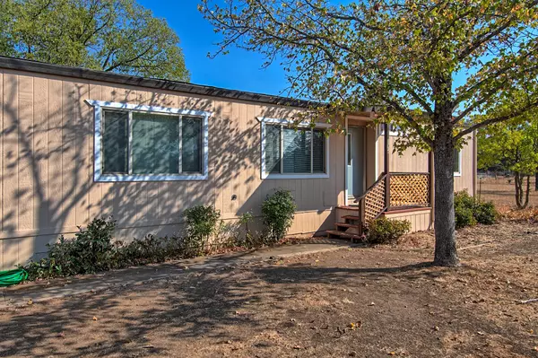 9693 Logan RD, Redding, CA 96003