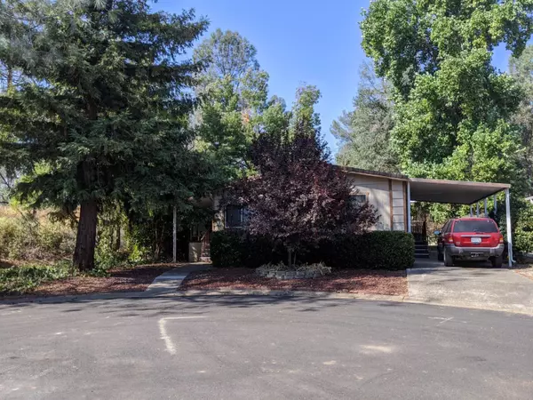 4200 Hiawatha Ln, Redding, CA 96003