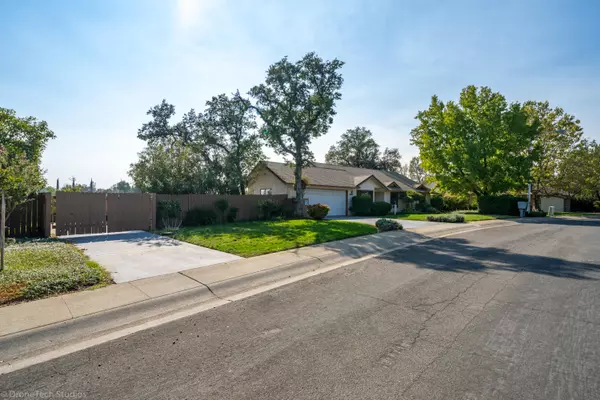 Redding, CA 96001,4504 Crimsonwood DR