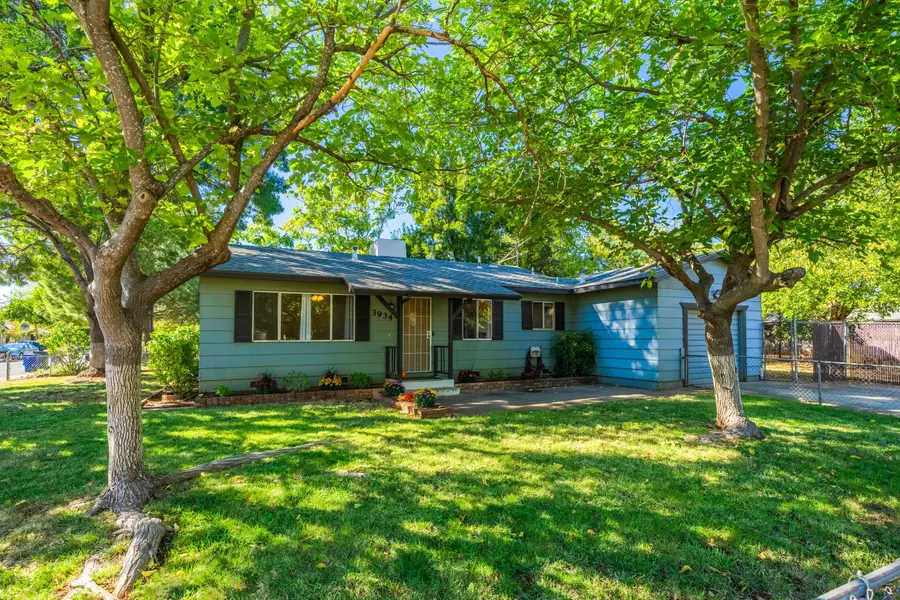 3934 Meteor ST, Redding, CA 96002