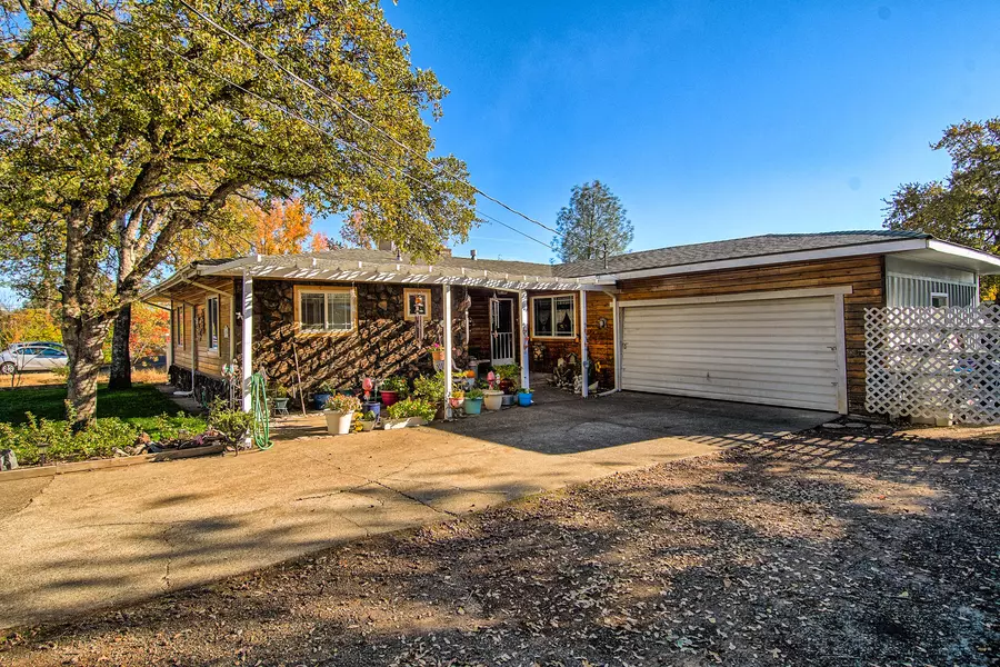 1597 Derby LN, Redding, CA 96002