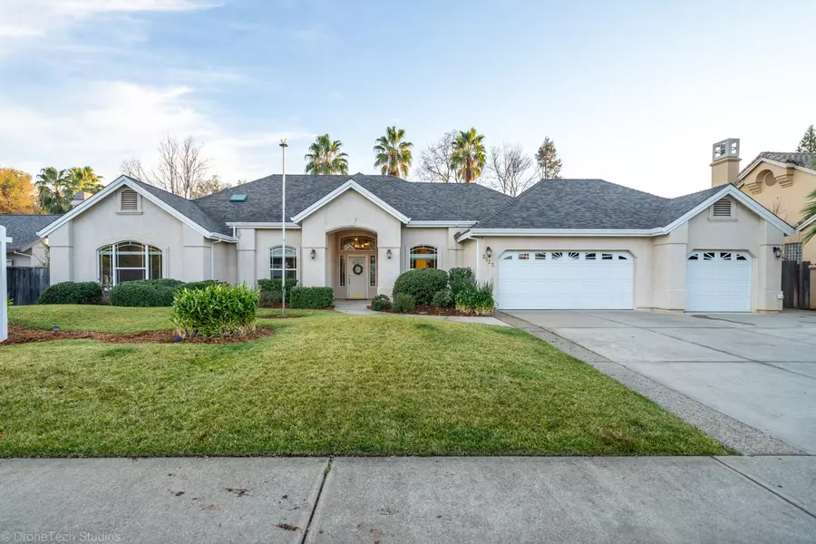 2623 Casabella DR, Redding, CA 96002