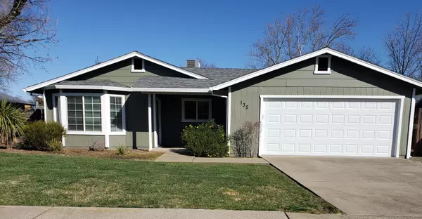 135 Danbury DR, Redding, CA 96003