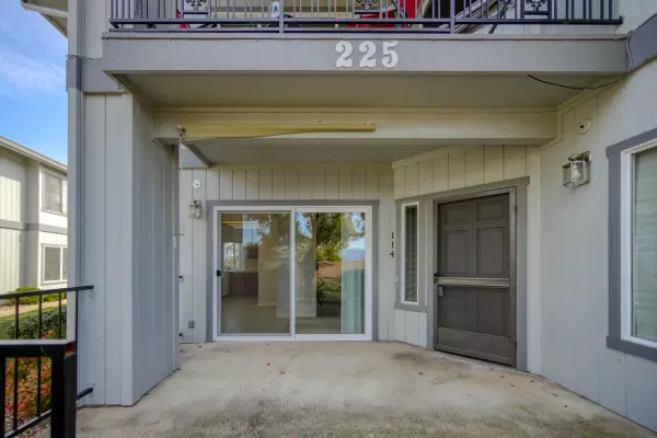 Redding, CA 96003,225 Ridgetop DR #114