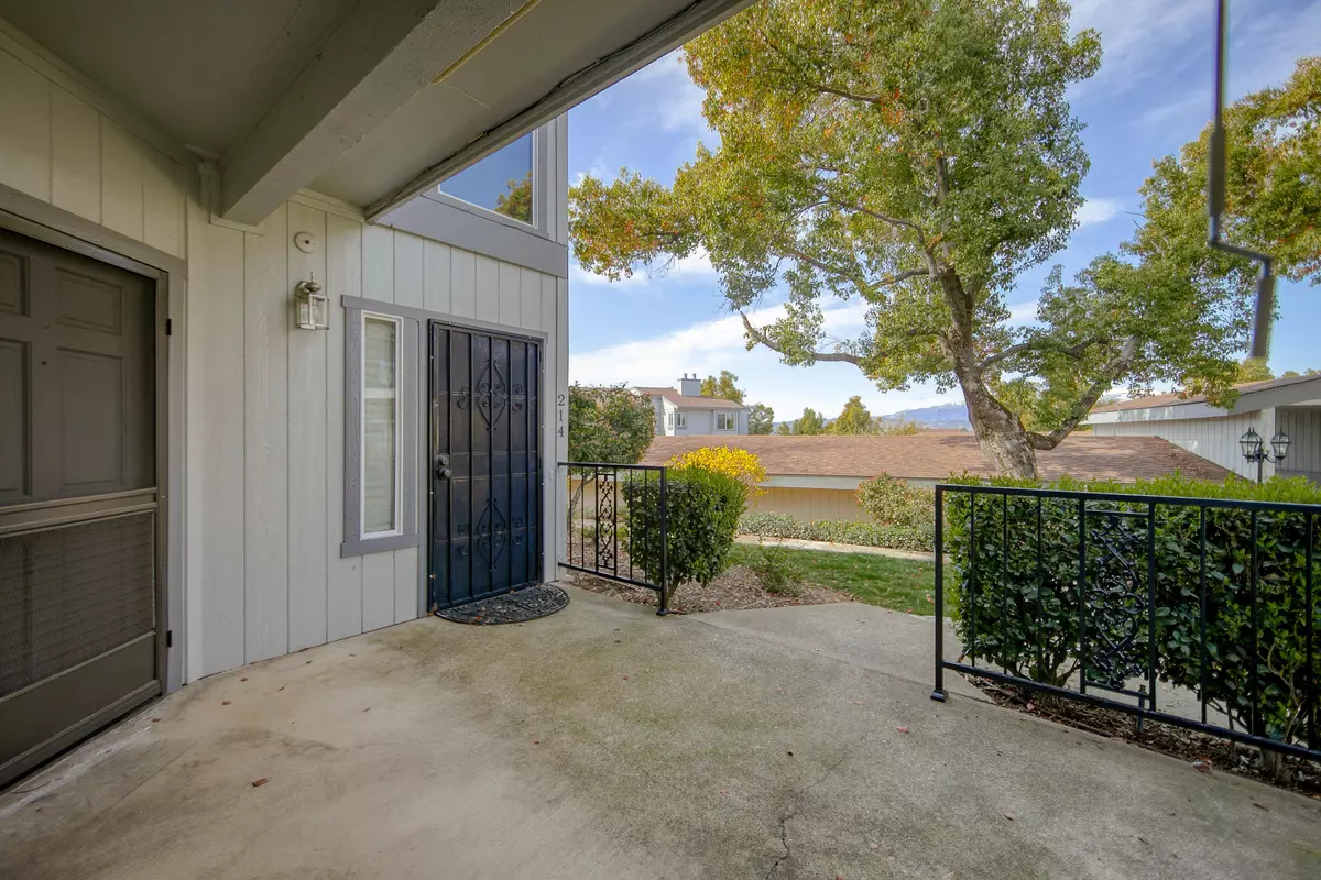 Redding, CA 96003,225 Ridgetop DR #114