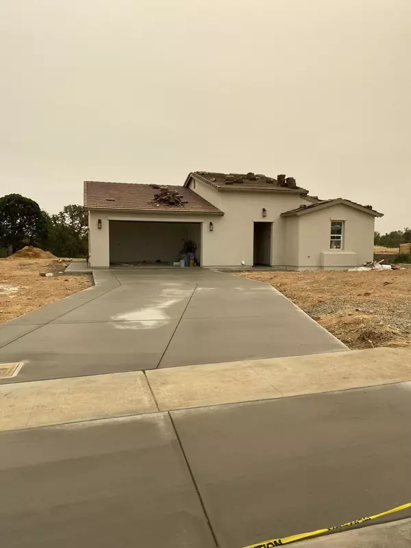 4623 Pleasant Hills DR, Anderson, CA 96007