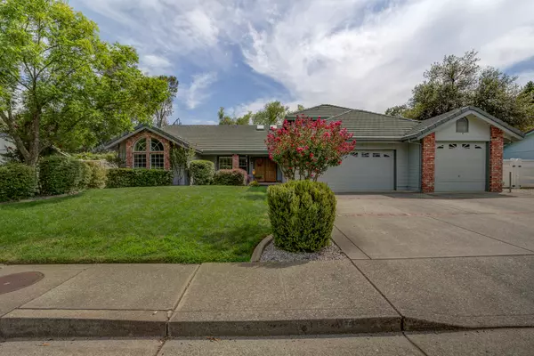 2915 Lake Redding DR, Redding, CA 96003