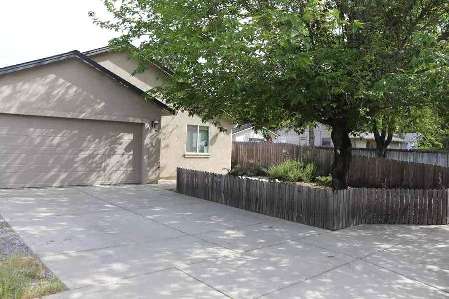 1521 1st ST, Anderson, CA 96007