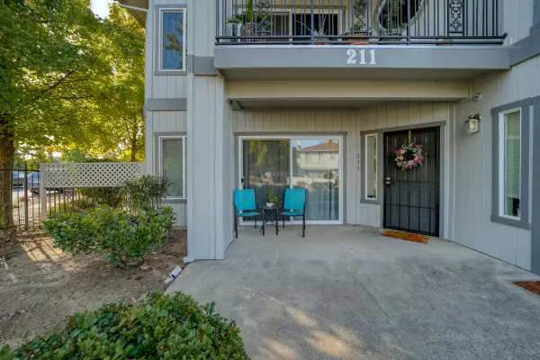 Redding, CA 96003,211 Ridgetop DR #111