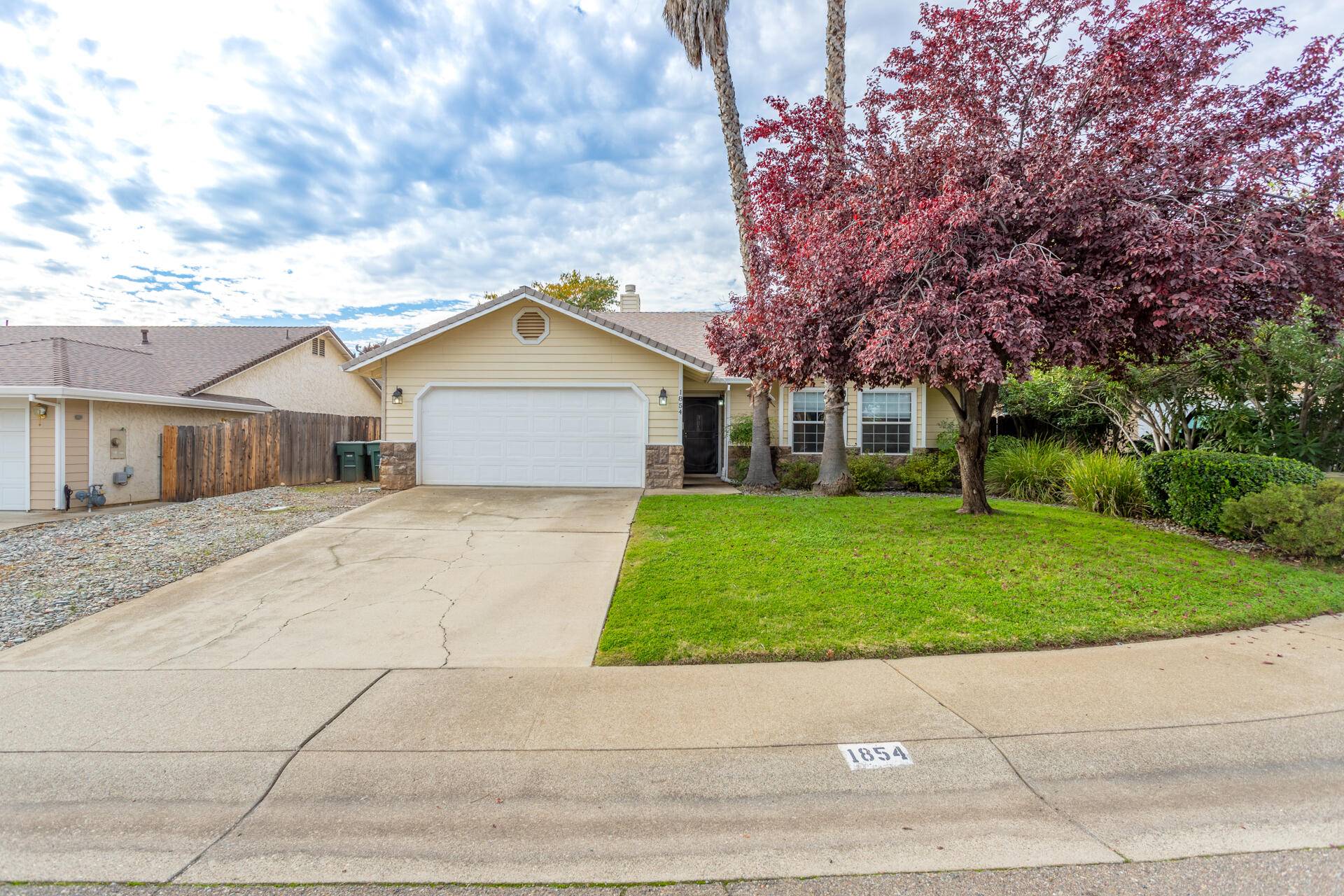 Redding, CA 96002,1854 Saltu DR