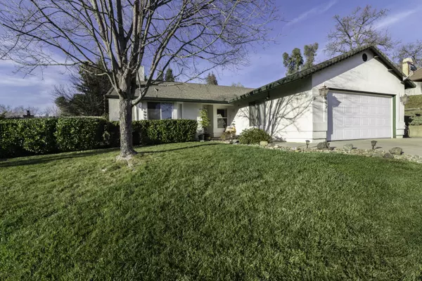 11462 Wales DR, Redding, CA 96003