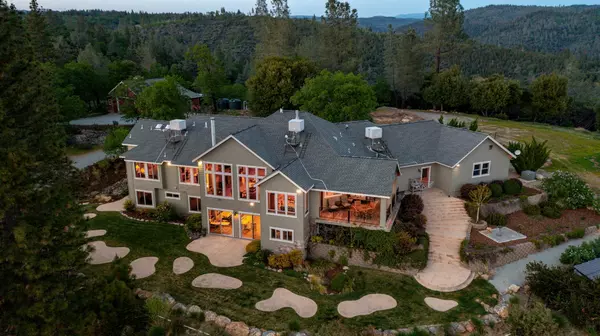 14505 Seaman Gulch RD, Bella Vista, CA 96008