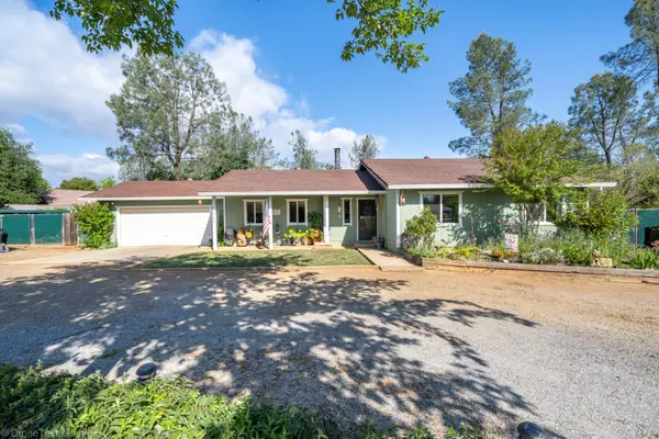 17104 Jay Dee LN, Anderson, CA 96007