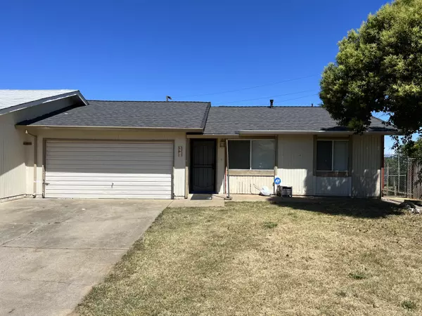 1983 Spruce CIR, Anderson, CA 96007